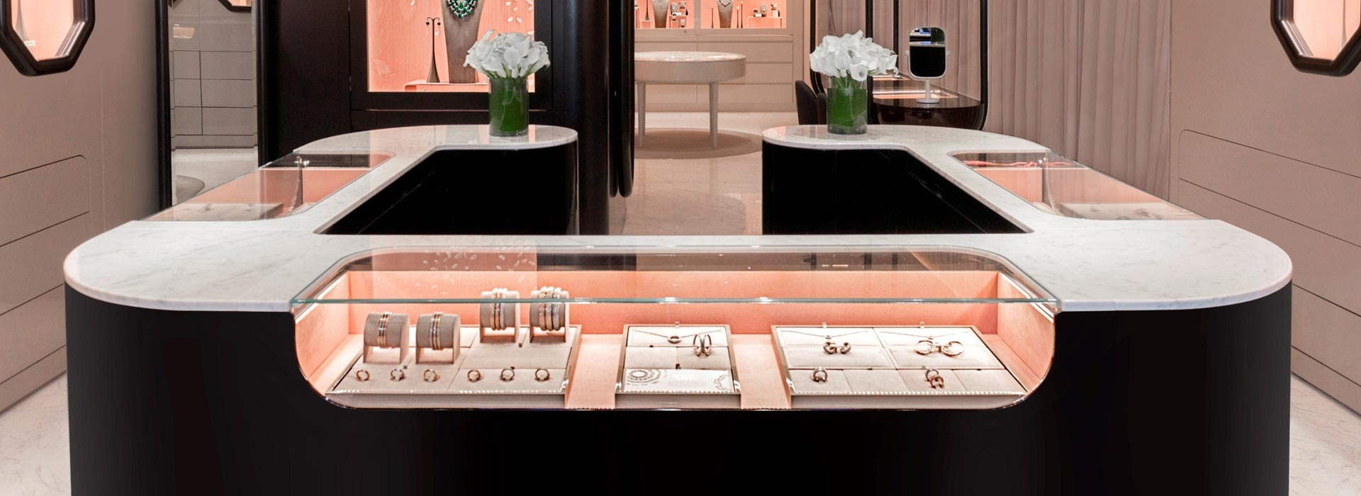 Jewellery Shop Interior Designer: Crafting Luxury Spaces in India Jewellery Shop Interior Designer: Crafting Luxury Spaces in India