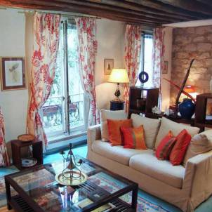 Modern Apartment Interior Design With Natural Stone Walls in South Delhi